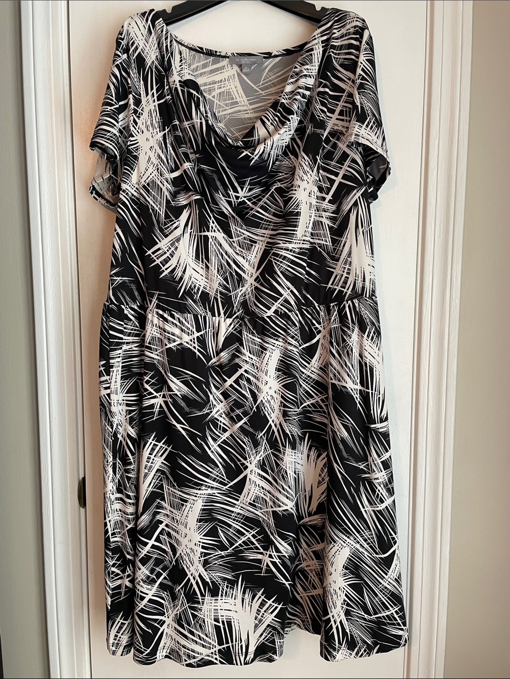 ny collection woman Black & White Cowl-Neck Midi Dress 2X